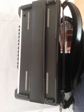 Fisarmonica Hohner Concerto III T 72 bassi