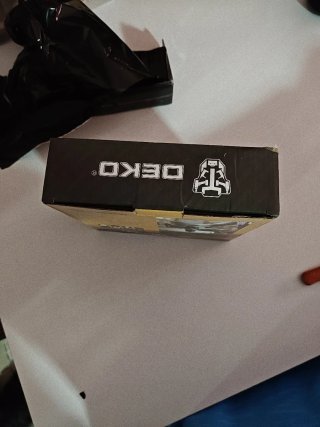 Taladro Deko con batería de litio