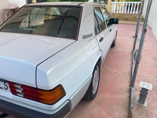 Mercedes-Benz 190  2.0