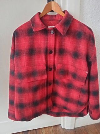 Chaqueta Zara cuadros roja y negra T.S/M