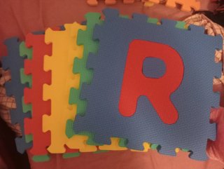 Puzzle de suelo con letras