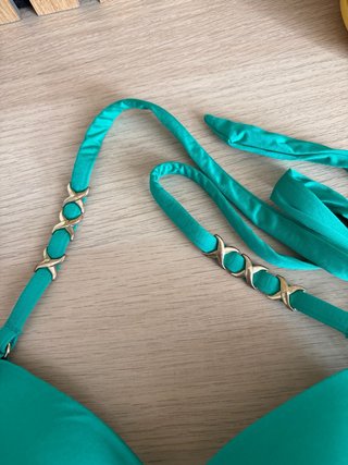 Bikini verde push up, con detalles dorados