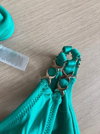 Bikini verde push up, con detalles dorados