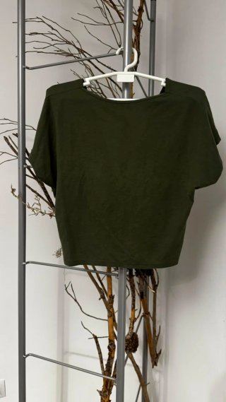Top verde oliva cruzado talla única