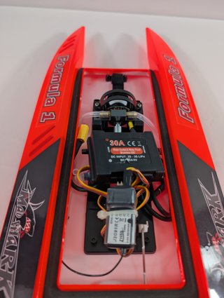 Lancha RC Amewi F1 Mad Shark V2