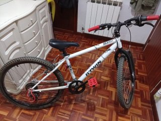 Bicicleta B'Twin Rockrider Blanca