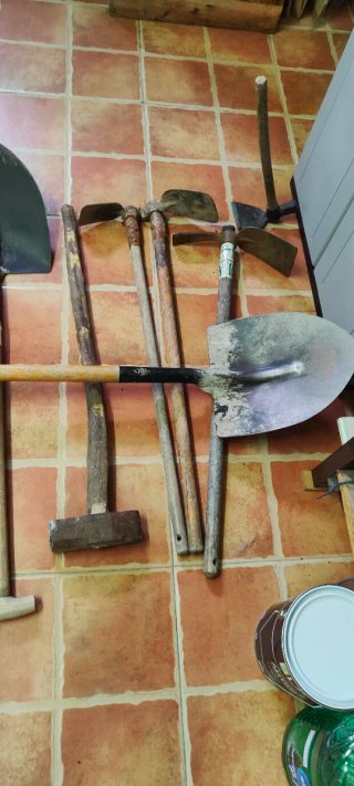 Palas, alzadores y porra para obra