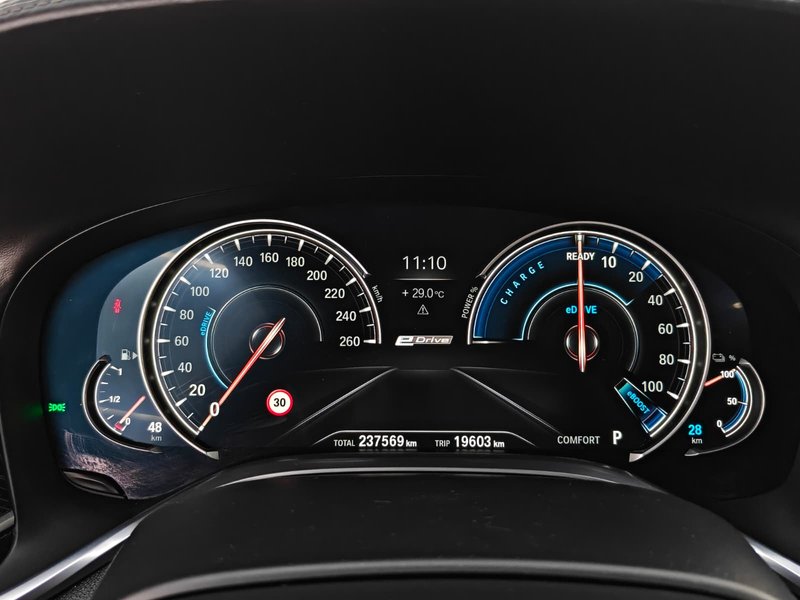 BMW Serie 7 2017, foto 11