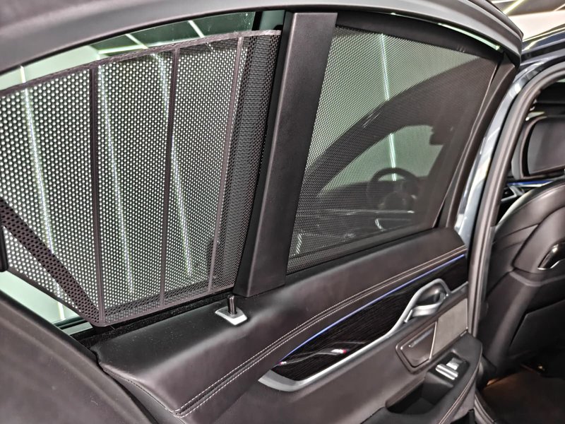 BMW Serie 7 2017, foto 23
