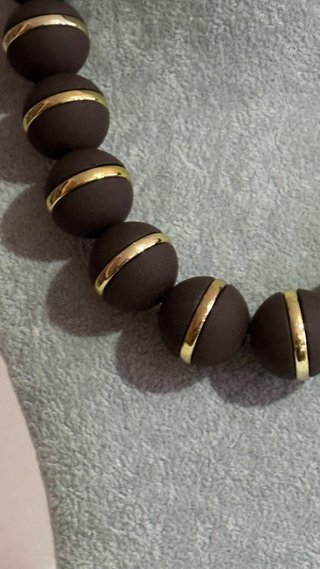 Colar Bolas Castanho e Dourado