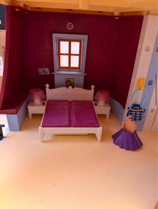 Casa de muñecas Playmobil con accesorios