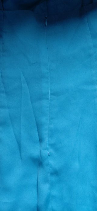 Vestido largo azul turquesa con chal