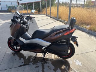 Yamaha XMAX 300 Marrón/Negro