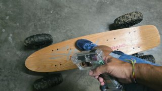 Skate eléctrico todoterreno con radio control.
