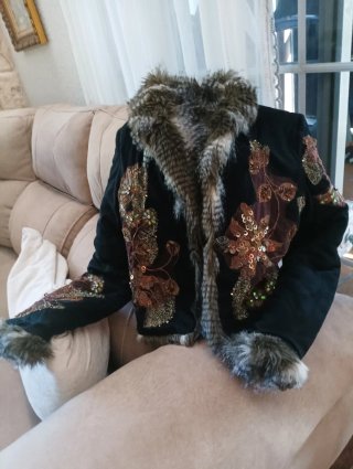 Chaquetón piel con lentejuelas T40