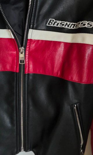 Chaqueta Cuero Sintético Bershka Negra y Roja