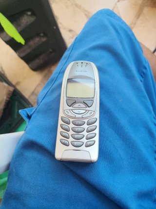 Telefono Nokia 6310i Argento