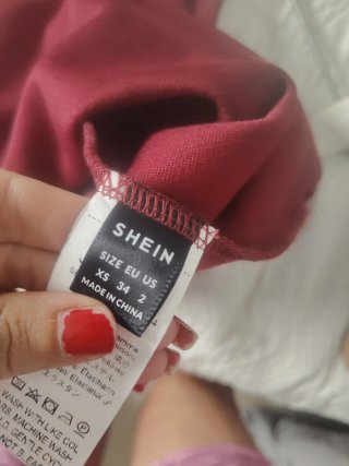 Vestido rojo con encaje