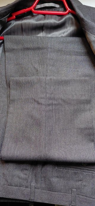 Traje de caballero gris