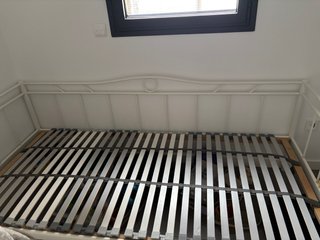 Diván con somier de láminas