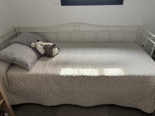 Diván con somier de láminas