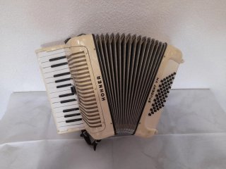 Fisarmonica Hohner Student VM 48 Bassi
