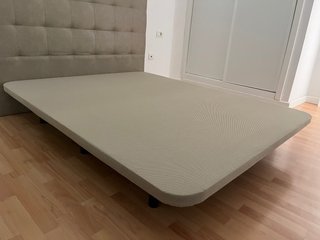 Base tapizada 1,35m por 1,90m