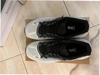 On Cloudmonster Negro Blanco Talla 43