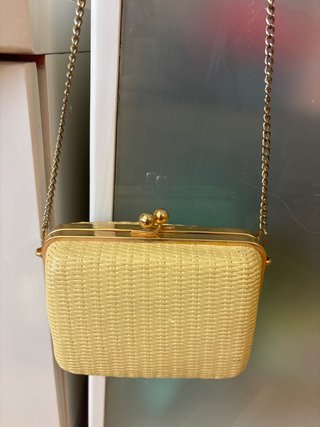Bolso vintage tejido dorado y amarillo