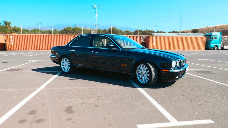 Jaguar XJ 2005 - foto 1