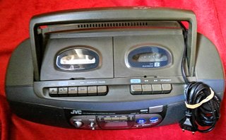 EQUIPO PORTÁTIL RADIO-CD-TAPE JVC