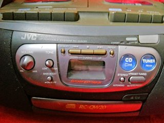 EQUIPO PORTÁTIL RADIO-CD-TAPE JVC