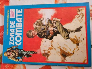 3 cómics; zona de combate.