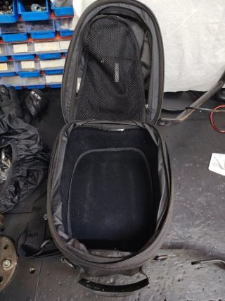Bolsa sobre depósito Givi negra