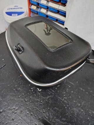 Bolsa sobre depósito Givi negra