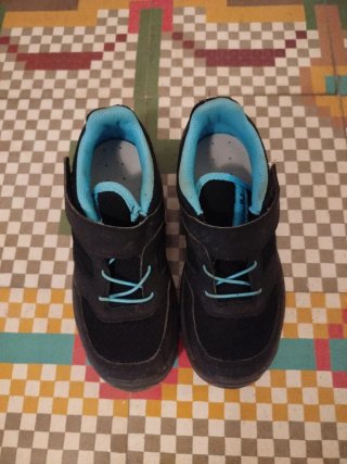 Zapatillas montaña niño Quechua negro/turquesa