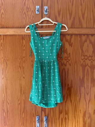 Vestido verde estampado Inside talla M