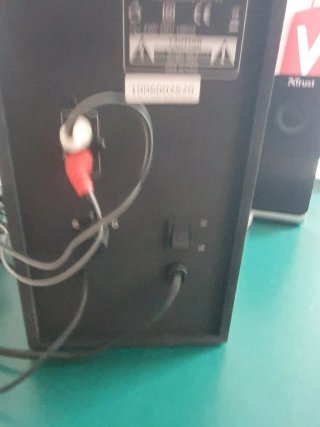 Altavoces Trust 2.1 con Subwoofer