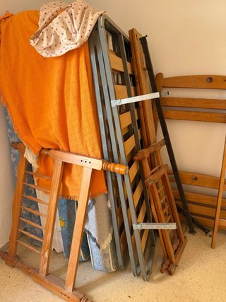 Litera de madera y metal