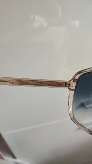 Gafas Vintage Doradas y Negras
