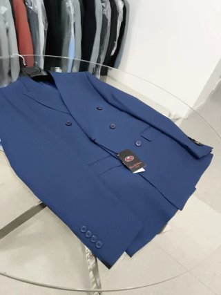 Abito uomo blu doppiopetto