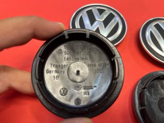VW: Tapabujes Originales Golf, Tiguan, Caravelle.