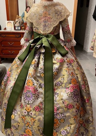 Traje de Fallera Niña 7 a 10años se puede probar