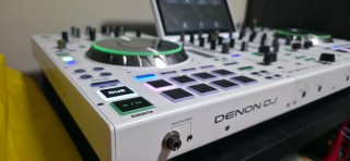 Denon DJ Prime 4 Edición Limitada Blanca