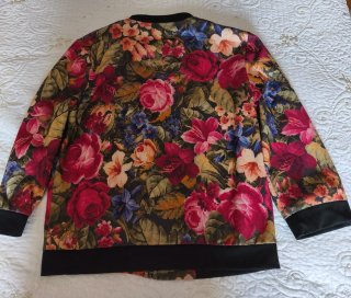 Cazadora floral Lefties Talla M