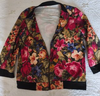 Cazadora floral Lefties Talla M