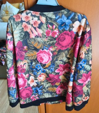 Cazadora floral Lefties Talla M