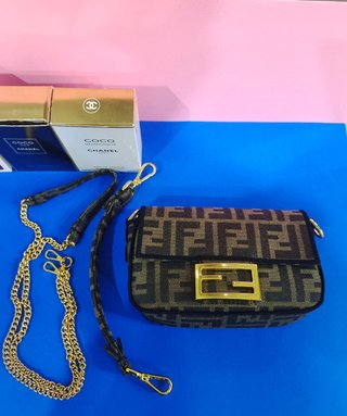Borsa Fendi Peekaboo Mini