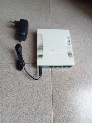 Router MikroTik RB951G-2HnD