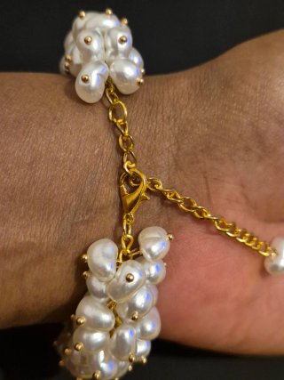 Pulsera Perlas Barroca Artesanal acabado dorado.